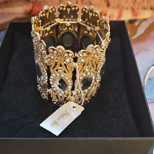 Elegant Gold and Silver Bracelet by